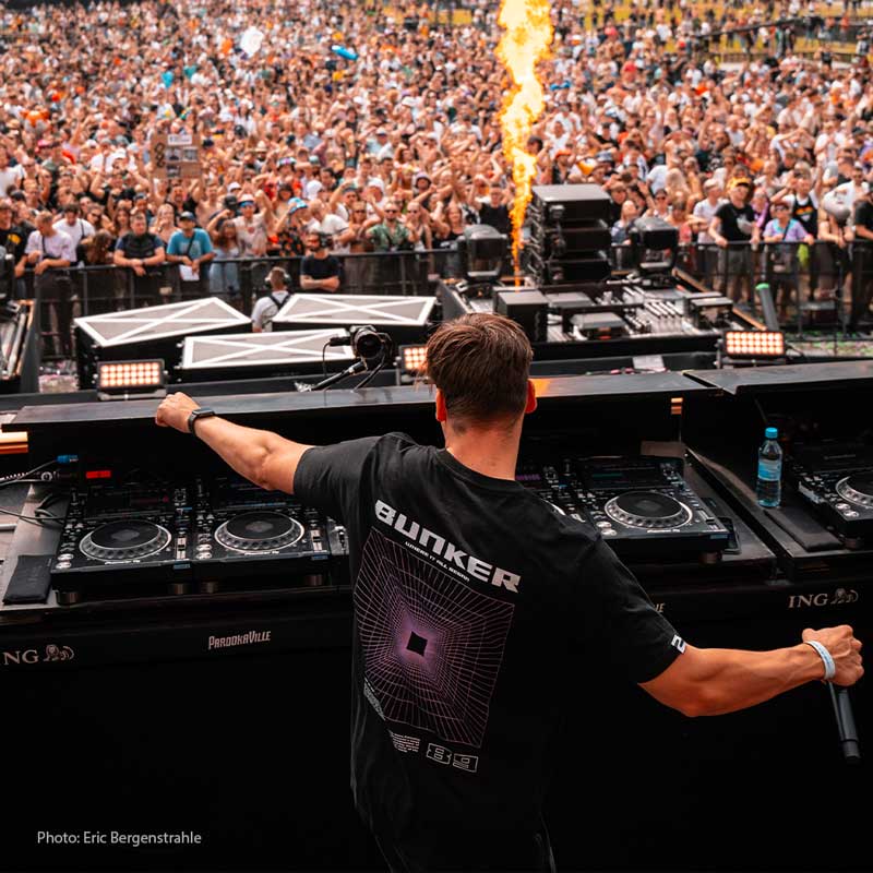 DJ wears Techno Bunker T-Shirt on Parookaville Festival Maintage 2023 captured by Eric Bergenstrahle
